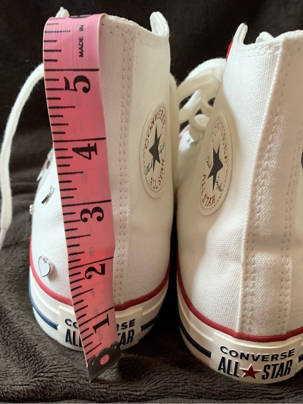 CONVERSE Chuck Taylor all star Valentine’s Day white high tops in size 9 NWT - Picture 10 of 10